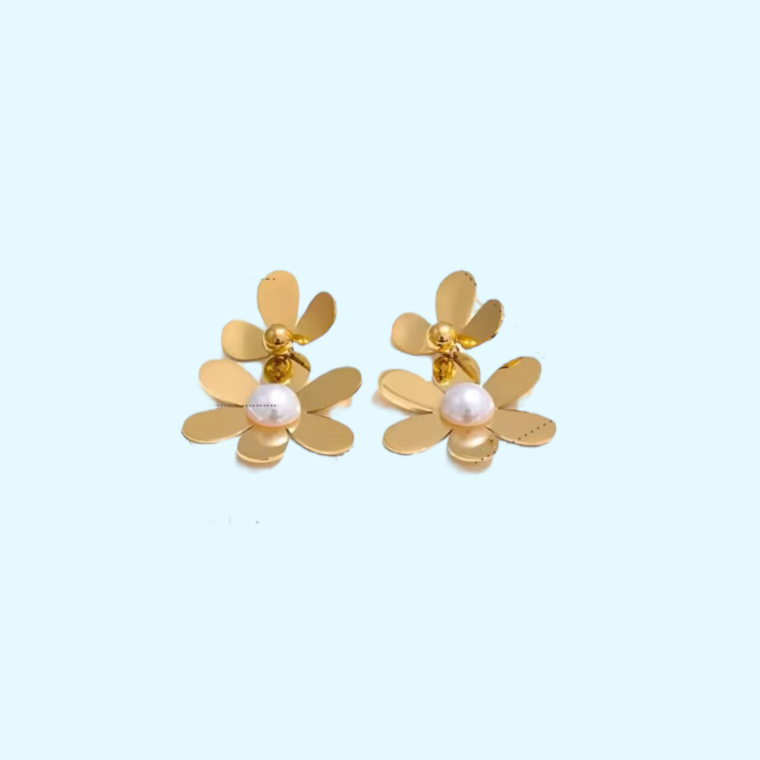 Flor Pearl Drop Earrings