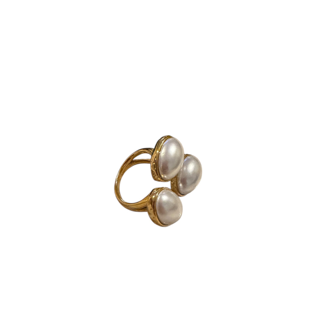 Venus Pearl Gold Ring