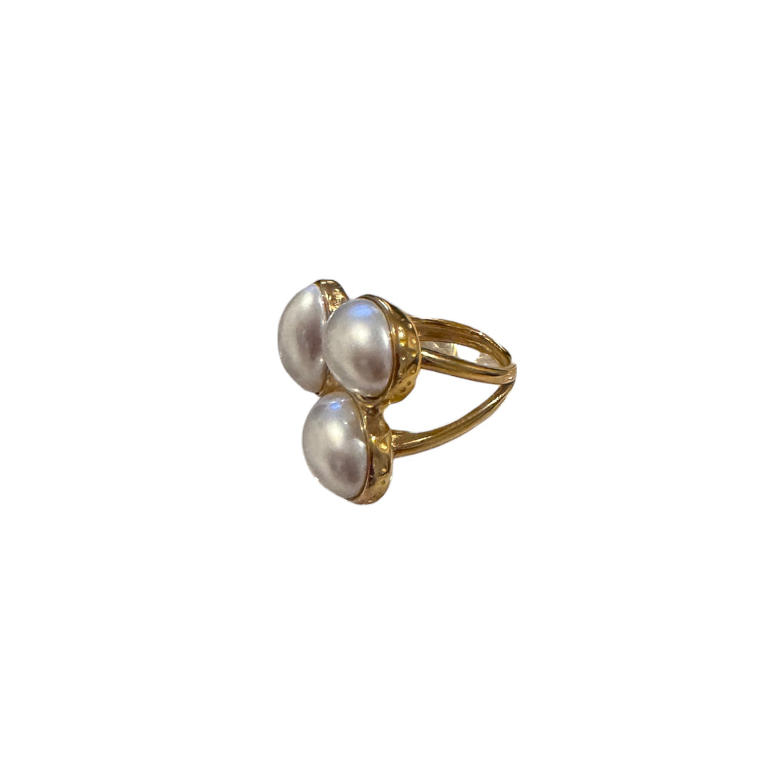 Venus Pearl Gold Ring