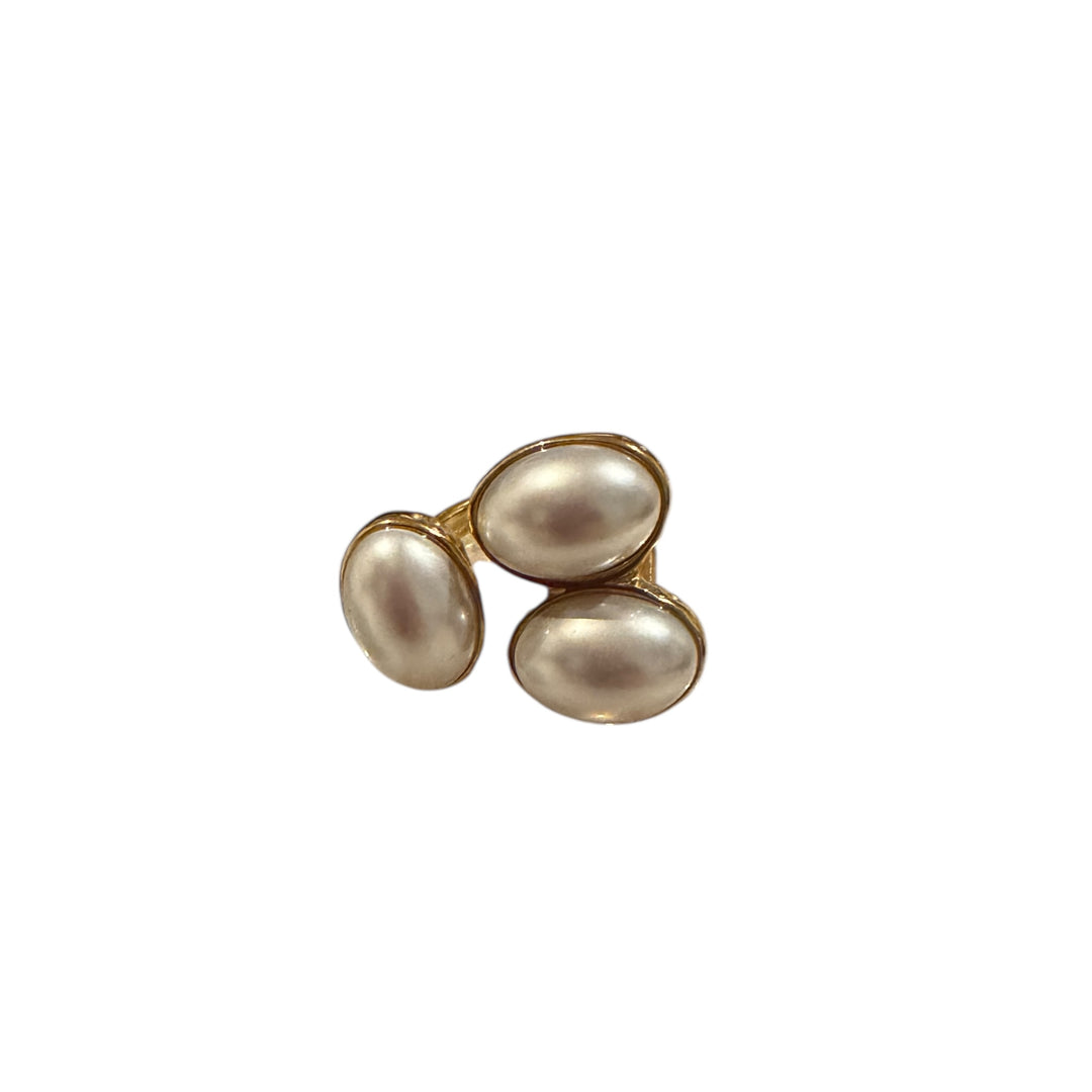 Venus Pearl Gold Ring