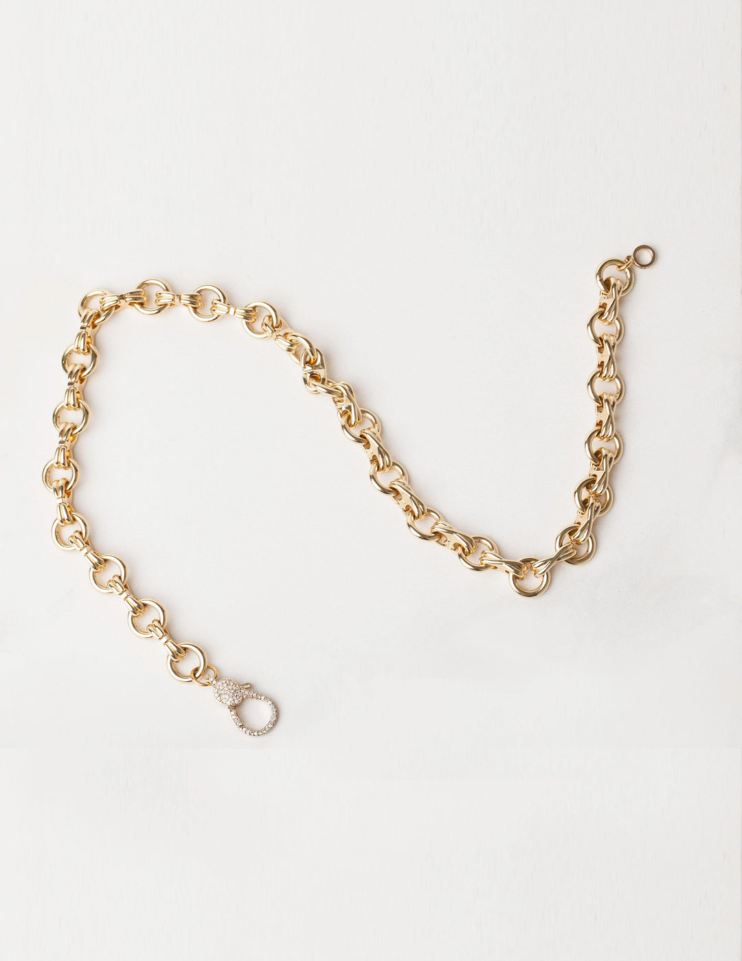 Fall 23 18  Mannaz Designs Queen Bold Gold Necklace 